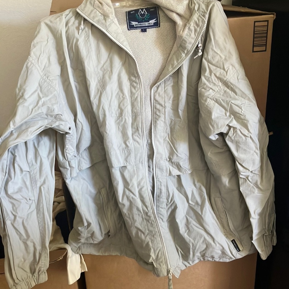 FINAL MARKDOWN Members only men’s windbreaker lar… - image 1